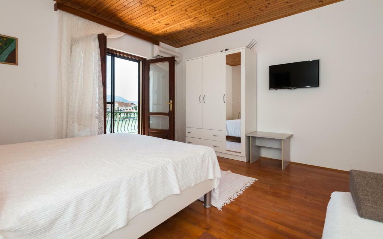 Apartments Azzurro بلاتشي المظهر الخارجي الصورة